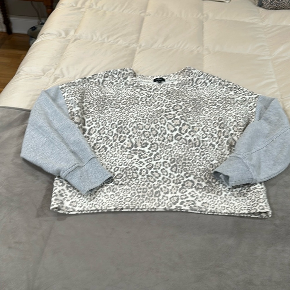 Rails Women's Sweatshirt Alice mixed cheetah crew neck sweatshirt M
